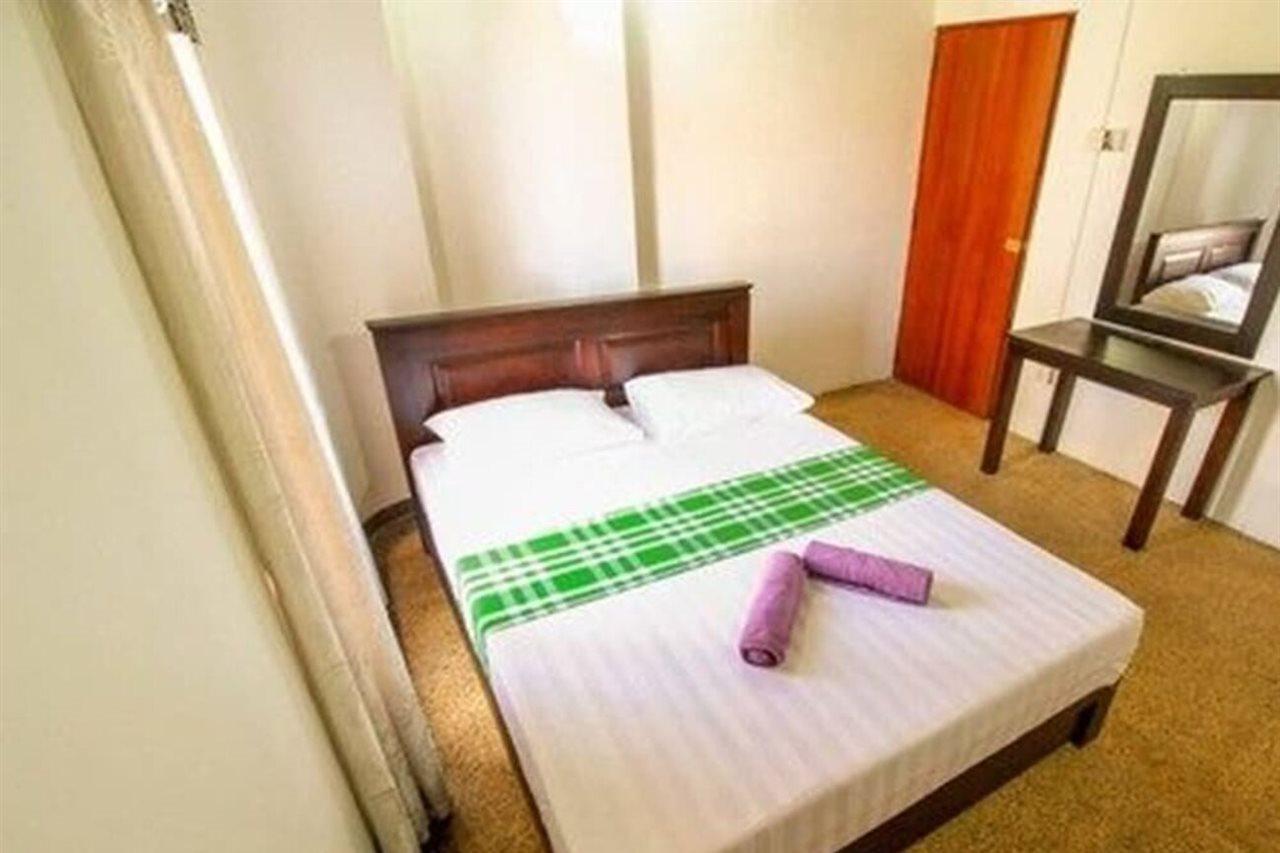 Yoho Relax On Simon Hotel โคลอมโบ ภายนอก รูปภาพ